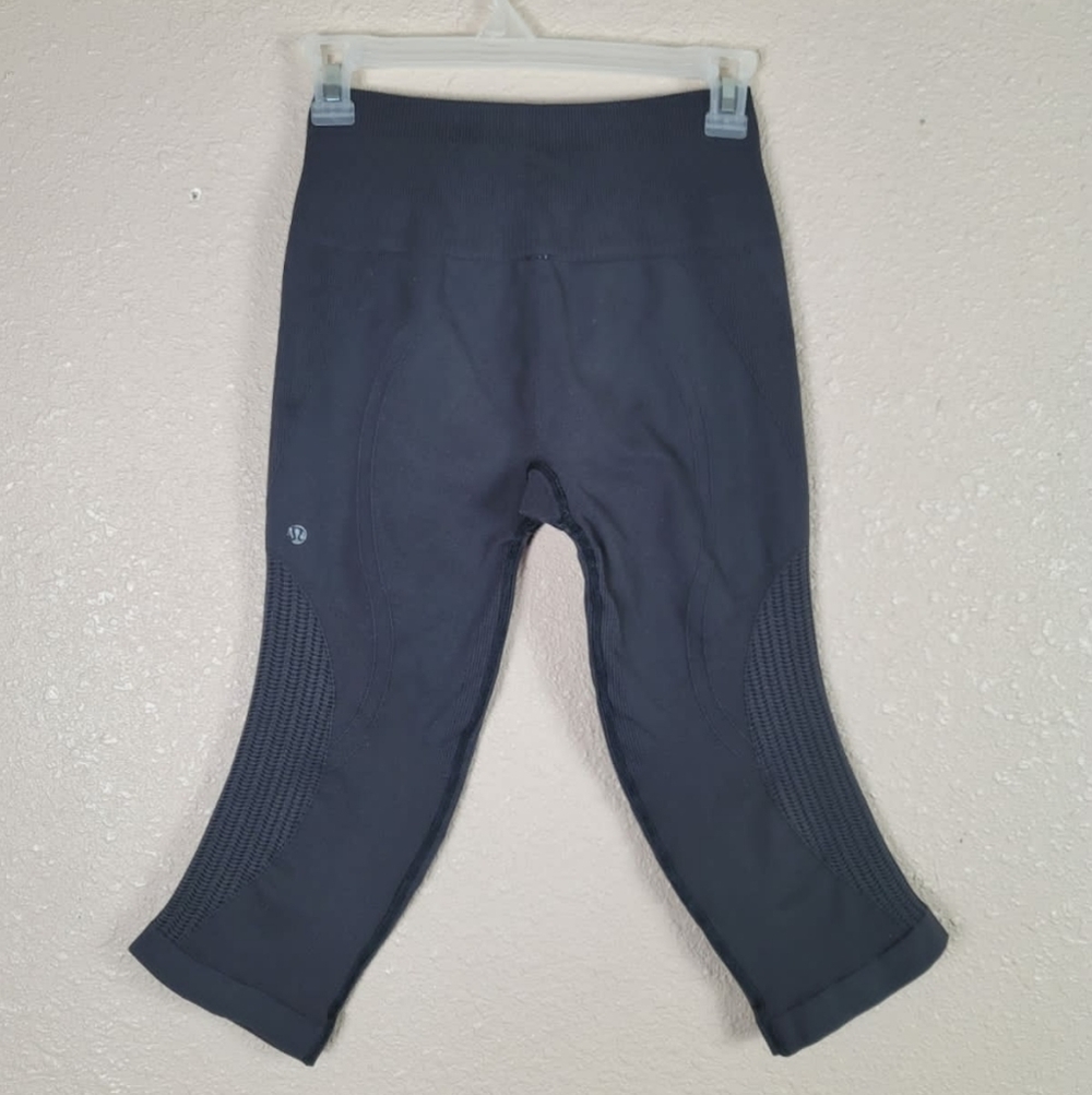 Lululemon In The Flow Crop High Rise Women's Black Leggings Size 2